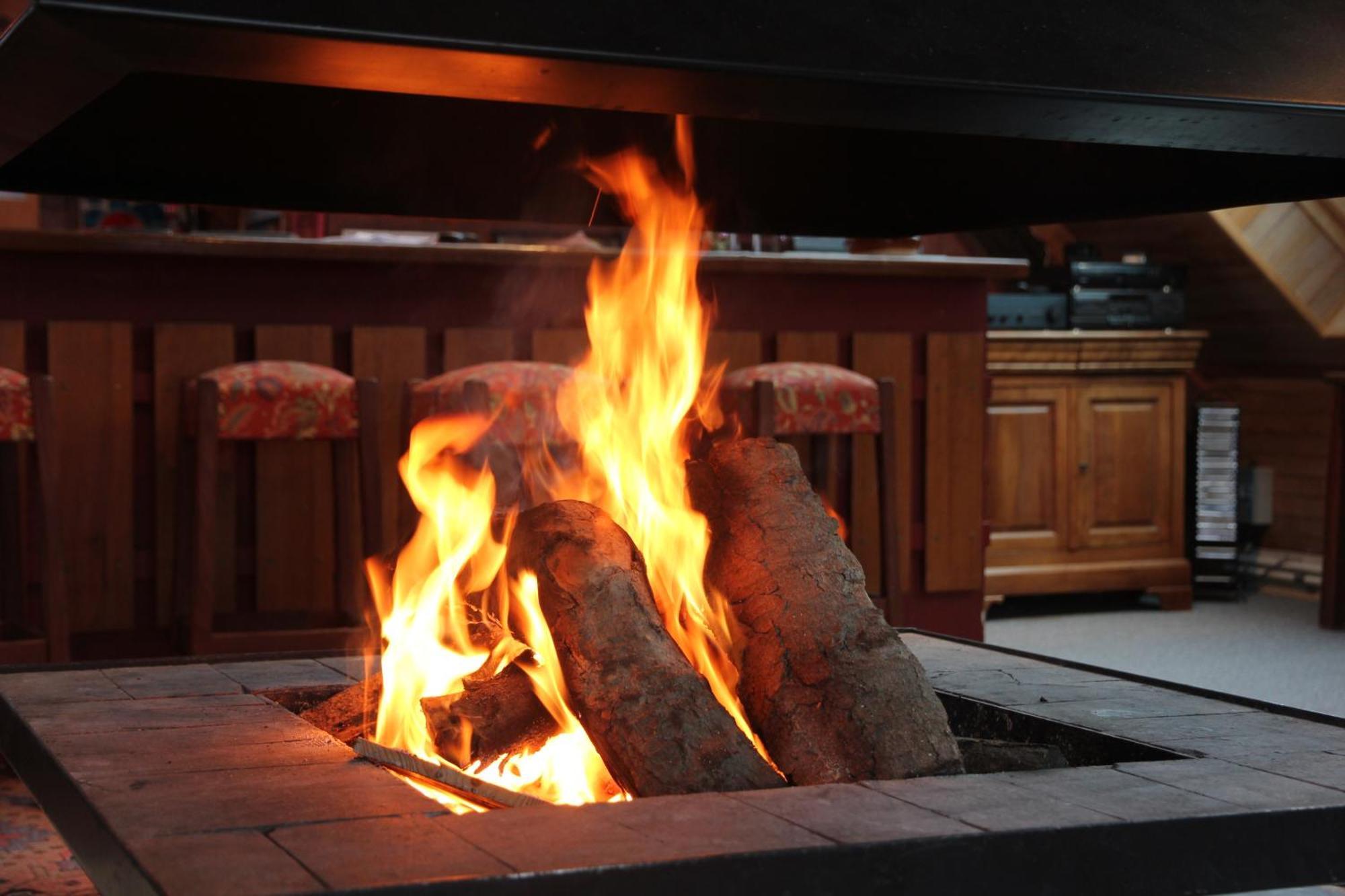 Guest House Chalet Saint Roch Albiez-Montrond Esterno foto